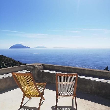 Alicudi Giardino Dei Carrubi- Al Gradino 365 Bed and Breakfast Εξωτερικό φωτογραφία
