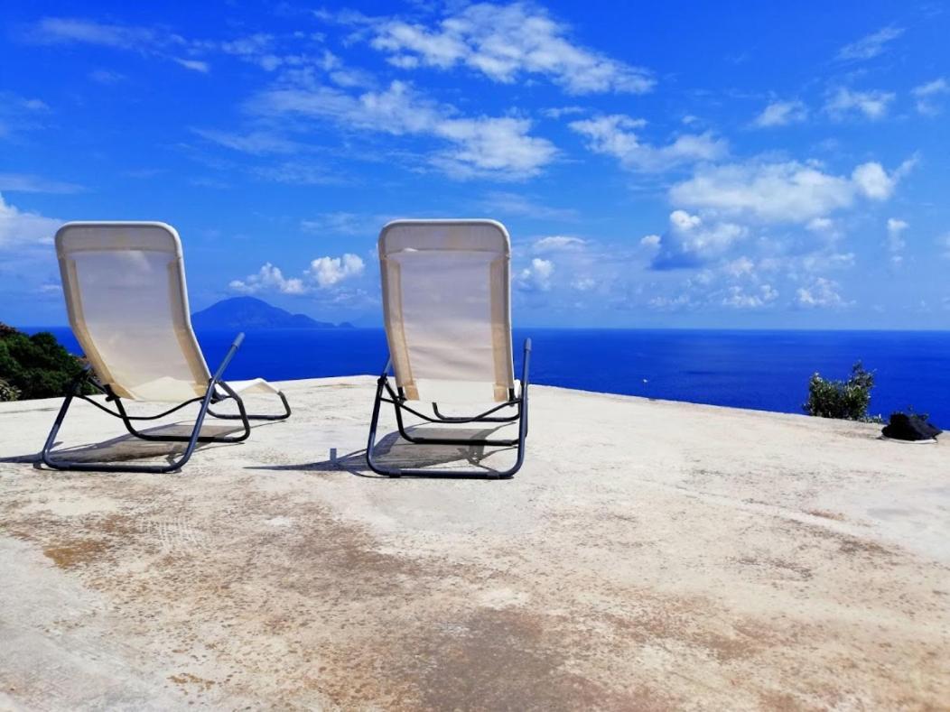 Alicudi Giardino Dei Carrubi- Al Gradino 365 Bed and Breakfast Εξωτερικό φωτογραφία
