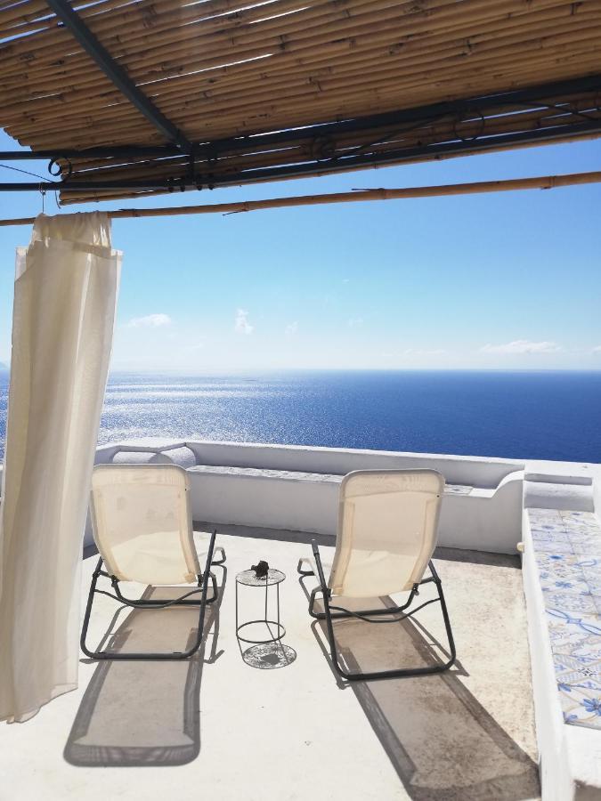 Alicudi Giardino Dei Carrubi- Al Gradino 365 Bed and Breakfast Εξωτερικό φωτογραφία