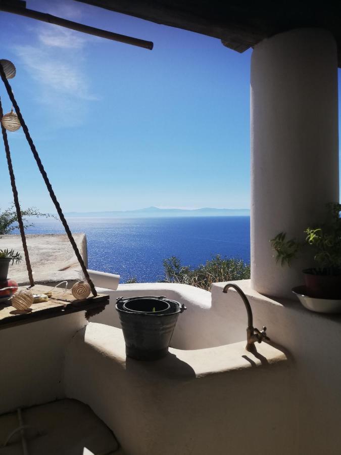 Alicudi Giardino Dei Carrubi- Al Gradino 365 Bed and Breakfast Εξωτερικό φωτογραφία