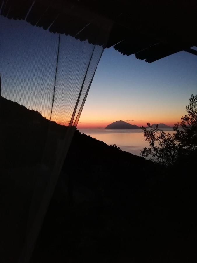 Alicudi Giardino Dei Carrubi- Al Gradino 365 Bed and Breakfast Εξωτερικό φωτογραφία