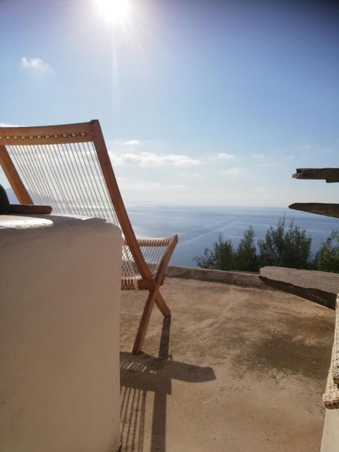 Alicudi Giardino Dei Carrubi- Al Gradino 365 Bed and Breakfast Εξωτερικό φωτογραφία