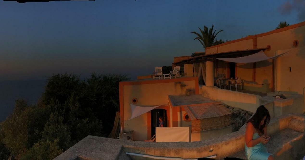 Alicudi Giardino Dei Carrubi- Al Gradino 365 Bed and Breakfast Εξωτερικό φωτογραφία