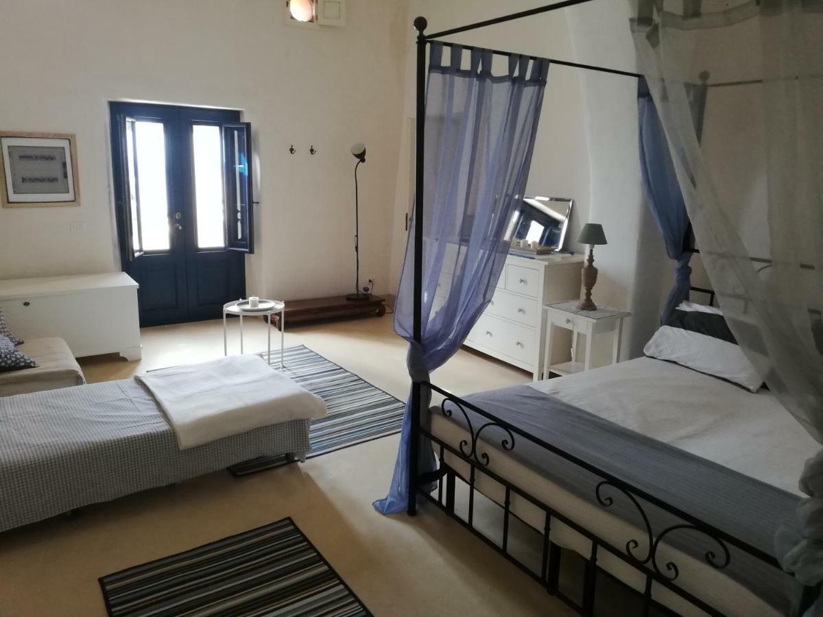 Alicudi Giardino Dei Carrubi- Al Gradino 365 Bed and Breakfast Δωμάτιο φωτογραφία